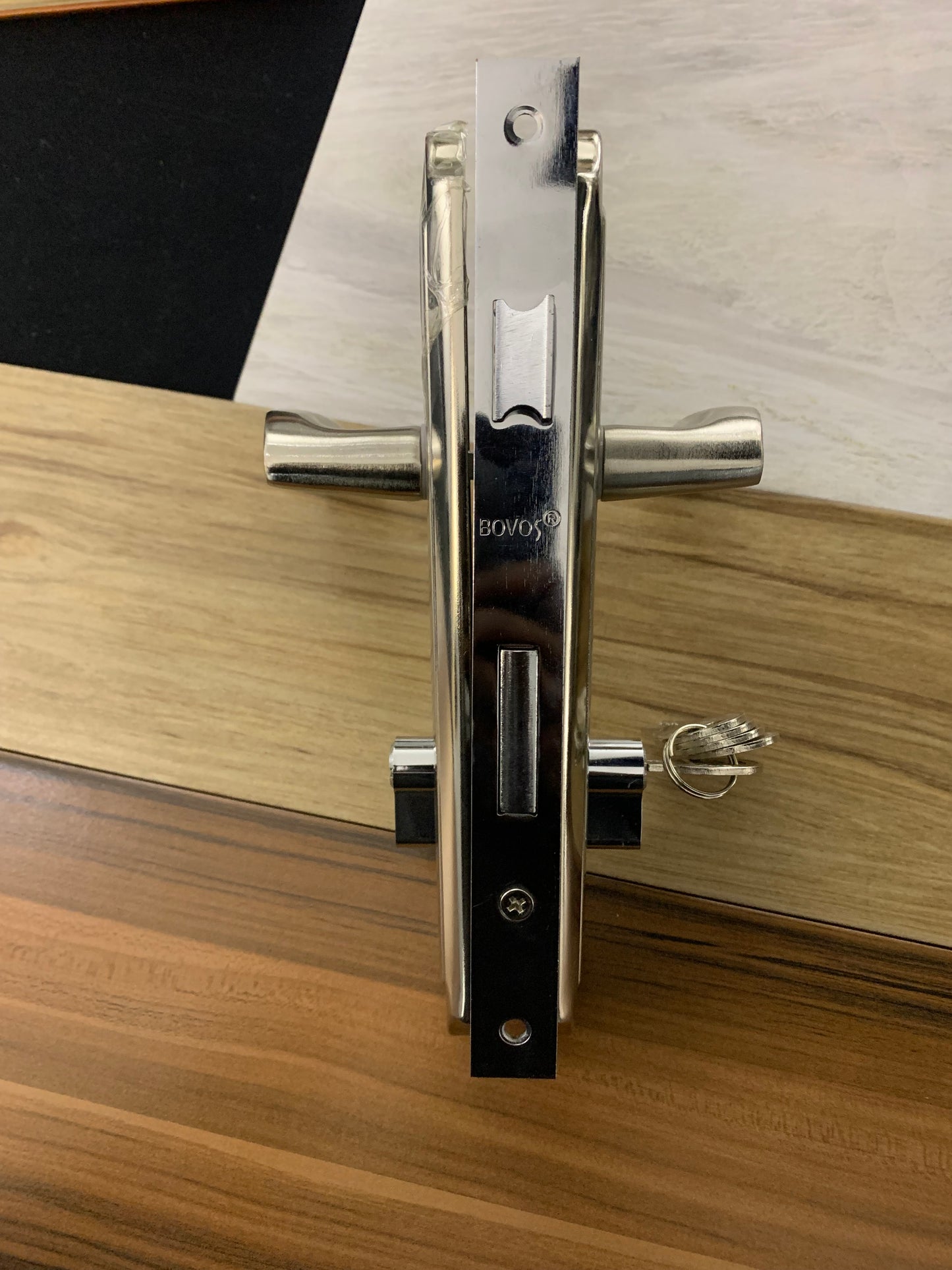 Bovos flush Door lock